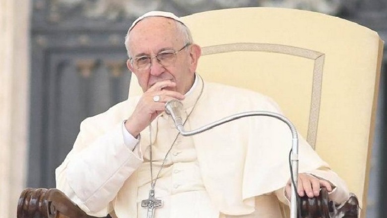 Koronavirusi, Papa Françesku: Shenjtorët e vërtetë janë mjekët. Fjalimet populiste si ato të Hitlerit