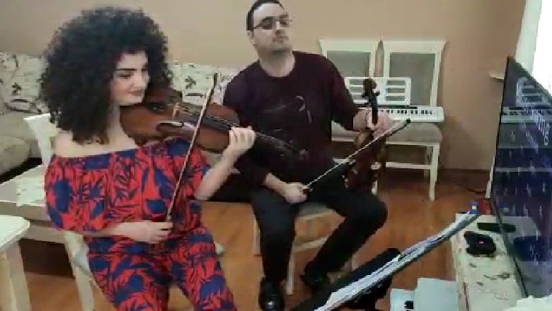 Ergi e Viola Papadhimitri luajnë 'Swing Minor' në violinë 
