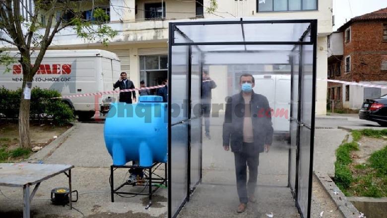 Rritja e të infektuarve në Kurbin, bashkia shtrëngon masat, tunel dezinfektimi në treg