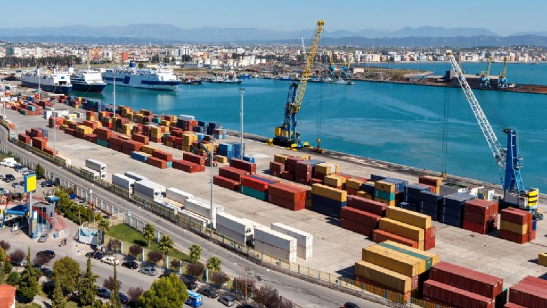 Durrës/ Shfrytëzuan COVID-19 për të kaluar 10 mijë euro të padeklaruara në kufi, arrestohen në port 2 shoferët e kamionëve 