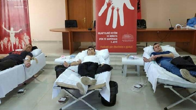 Më shumë se 2400 persona dhuruan gjak për fëmijët talasemikë në kohë pandemie/ Manastirliu: Ka ende nevojë, është proces i sigurt