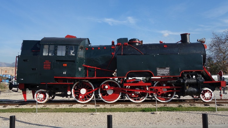 Lokomotiva e ekspozuar tek ish-Stacioni i trenit, Stamati: Shqipëria ka humbur shumë nga parku i transportit hekurudhor