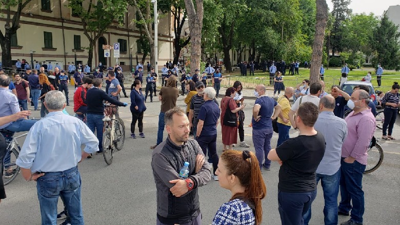 Lëvizja Vetëvendosje në Tiranë në mbështetje të protestuesve: Lironi territorin e zaptuar