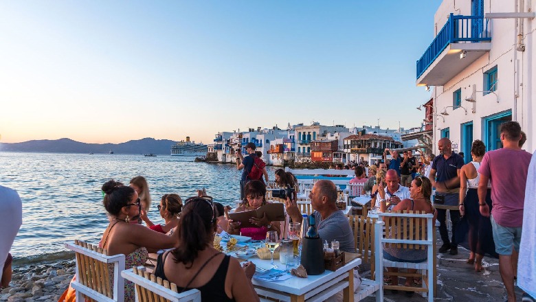 Covid, Greqia rihapet për turistët, teste të shpejta për koronavirusin dhe mjekë në destinacionet verore