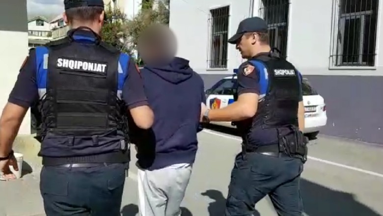 Pesë të arrestuar në Tiranë, u kapen me drogë dhe thikë