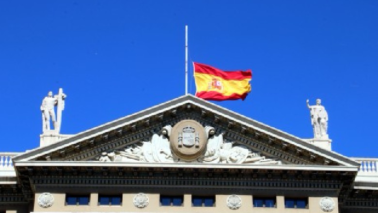 Nga sot nisin në Spanjë dhjetë ditët e zisë kombëtare për viktimat e Covid