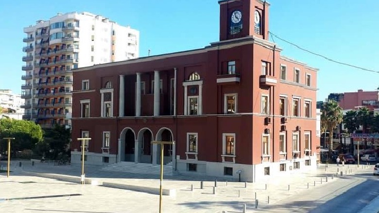 LISTAT/ Dalin emrat e qytetarëve në Durrës shtëpitë e të cilëve do të shemben prej dëmtimit nga tërmeti