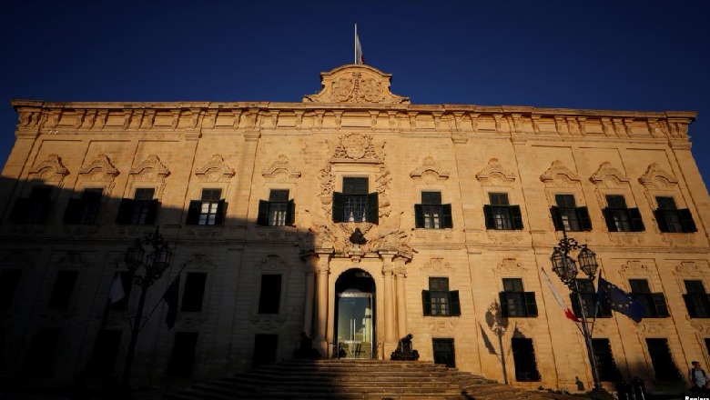 Kriza e turizmit, Malta u jep para qytetarëve për t’i shpenzuar në restorante