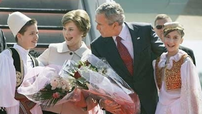 Meta kujton vizitën e e ish-presidentit Bush në Shqipëri: Falenderoj mbështetjen e tij në rrugëtimin europian
