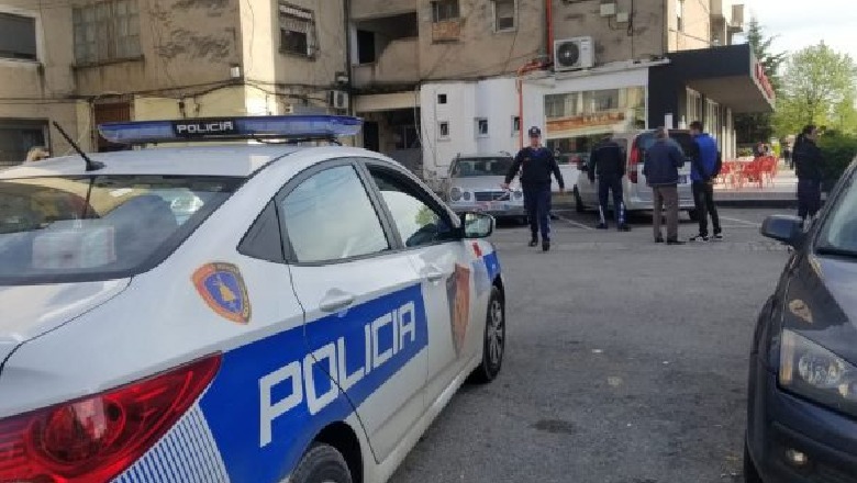 Goditi policin në Pogradec për shkak të detyrës, arrestohet një 26-vjeçar i dënuar më parë