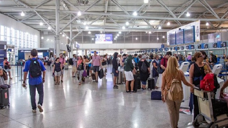 Greqia rihap kufijtë më 1 korrik, por turistë nga 9 vende nuk do lejohen të hyjnë