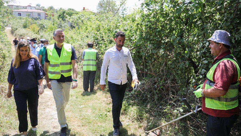 'Pastrojmë Shqipërinë Turistike' në llixhat e Urës Vajgurore, Klosi: Krijimi i një vendgrumbullimi mbetjesh për Beratin