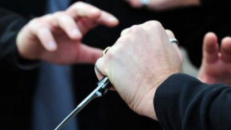 Plagosi me kaçavidë 31-vjeçarin, arrestohet adoleshenti në Durrës