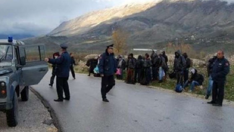 400-500 euro për person për të kaluar në Malin e Zi, arrestohet i riu e vihet nën hetim bashkëpunëtorja me 9 sirianë në makinë