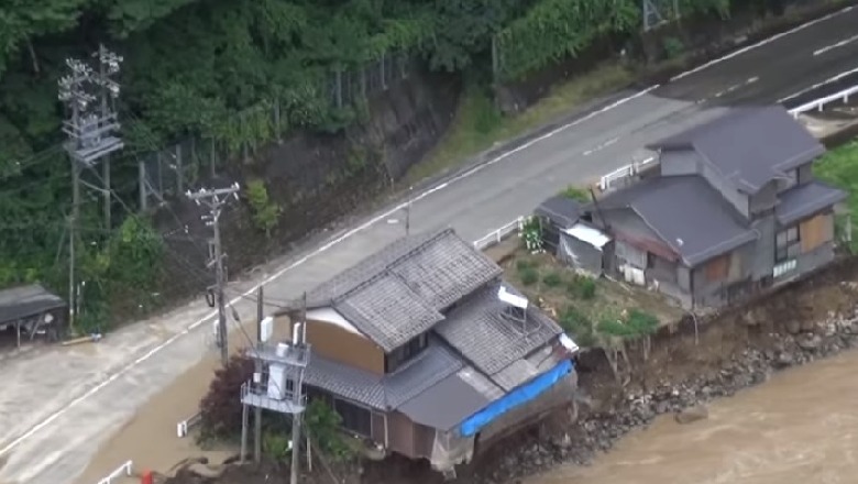 Japoni, 63 të vdekur nga përmbytjet dhe rrëshqitjet e tokës, thirrje për evakuimin e 1.3 milionë njerëzve 