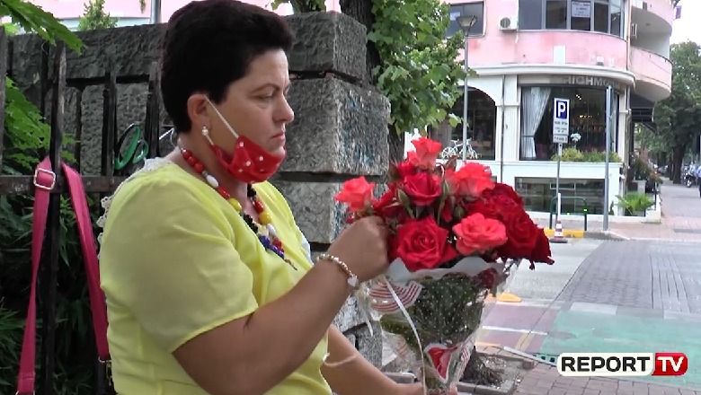Pasioni për lulet e shndërroi në Zonjën e trëndafilave (VIDEO)