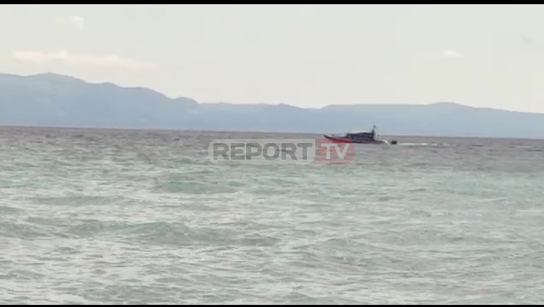 U nisën me gomone por i zë stuhia, rrezikojnë jetën 3 të rinjtë në detin e Vlorës