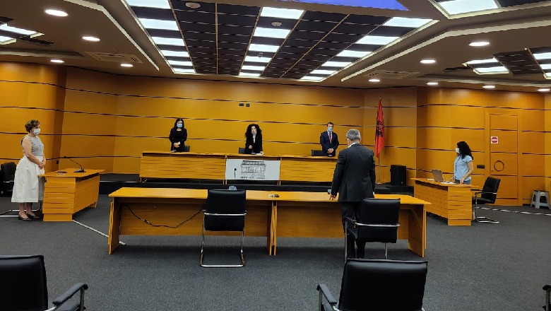 KPK konfirmon në detyrë kryetarin e Gjykatës së Tiranës, Petrit Çomo-n