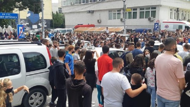 Policia ndërpret grumbullimet e fansave të Mozzik nëpër qytetet e Kosovës