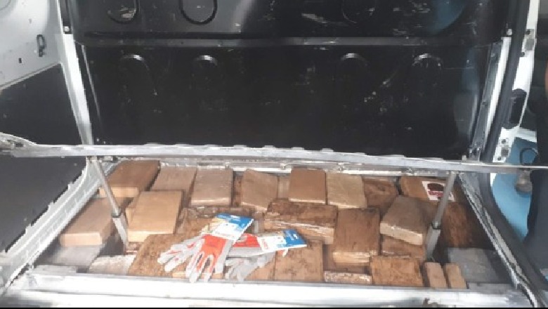Sekuestrohen 104 kg kokainë të fshehura në furgon, dy të arrestuar në Holandë, mes tyre dhe një shqiptar