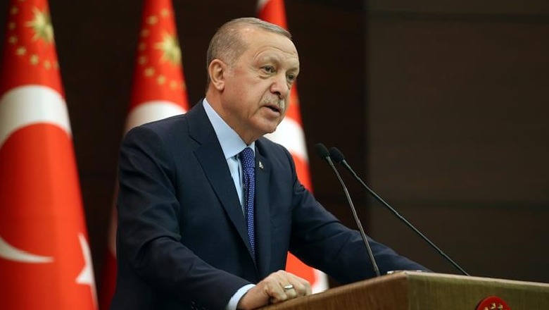 Turqia dënon shpërndarjen e karikaturave të presidentit turk, ndërmer padi ndaj saj