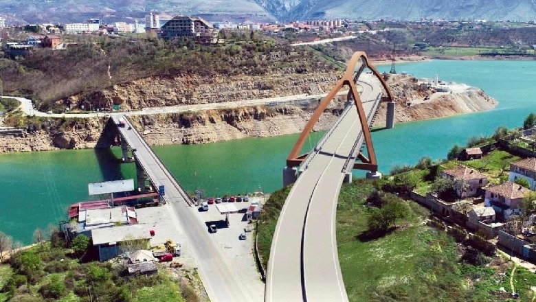 Rama jep lajmin dhe hedh kunja për opozitën: Në shtator nis ndërtimi i Urës së Madhe të Kukësit! Dallimi mes nesh dhe atyre, fiks si në foto!