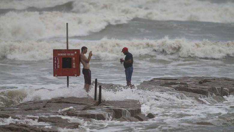 Uragani 'Laura' godet brigjet e Luizianës me erëra të fuqishme dhe përmbytje në shtetin amerikan (FOTO)