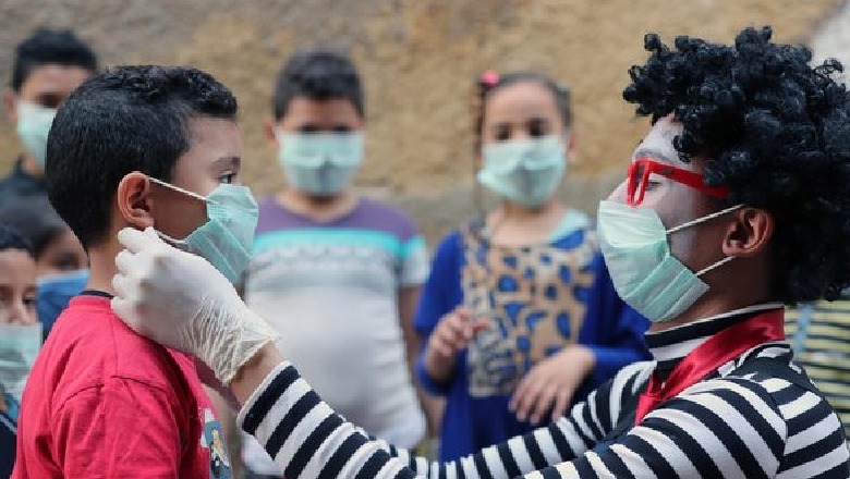 OBSH dhe UNICEF: Ja situatat kur duhet që fëmijët të mbajnë maska