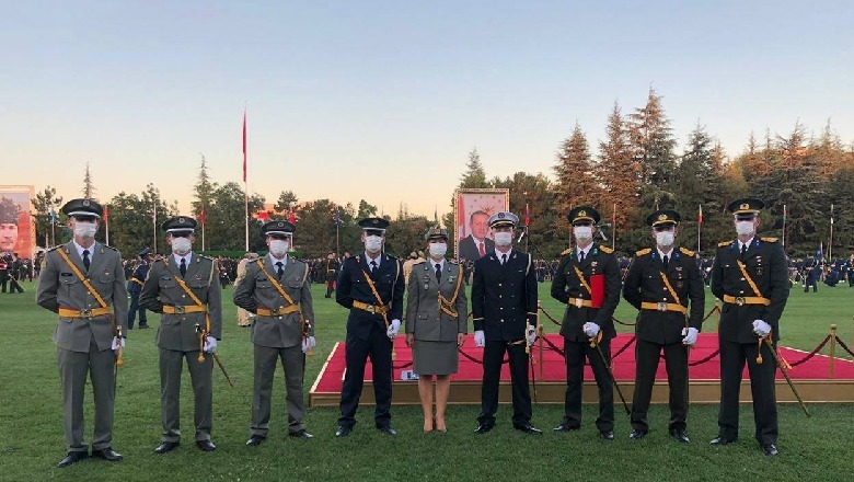 9 kadetë shqiptarë diplomohen në Turqi, Xhaçka: Do të kthehen të shërbejnë në Forcat e Armatosura