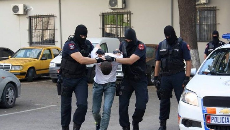 I dënuar me 7 vite burg për trafik droge, arrestohet 25-vjeçari në Durrës
