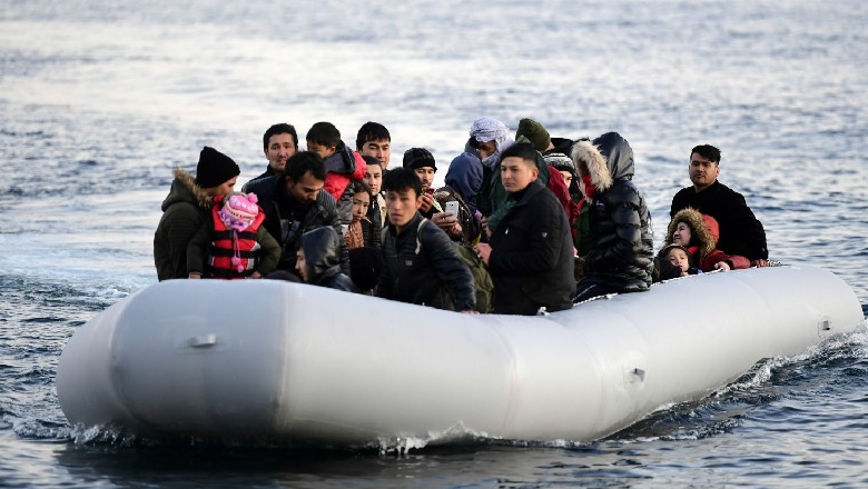 Greqi/ Akuzojnë emigrantët: Persona me maska kanë tentuar të na hedhin në det