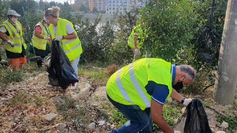 Tirana i bashkohet Ditës Botërore të Pastrimit, grupet e organizuara heqin mbetjet e rrugës