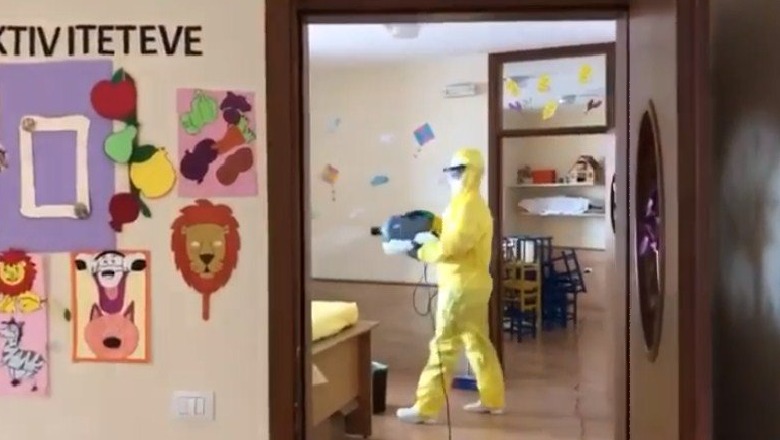Institucionet publike në Kuçovë preken nga COVID19, infektohet një edukatore dhe fëmija e saj 5-vjeçe, si dhe punonjësja e fasonerisë