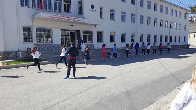 Infektohet me COVID19 një nxënëse në Gjirokastër, karantinohen 23 bashkëmoshatarët e klasës