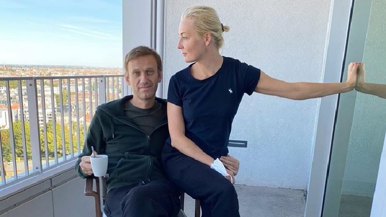 'Ti më shpëtove nga koma', Navalny nga spitali dedikim romantik për bashkëshorten në 20-vjetorin e martesës