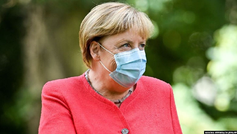Kancelarja Merkel për pandeminë: Na presin muaj të vështirë