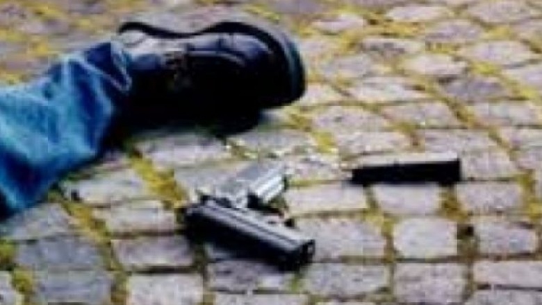 Plagosje me armë në Durrës, shpallet në kërkim 40 vjeçari pasi qëlloi në këmbë një person