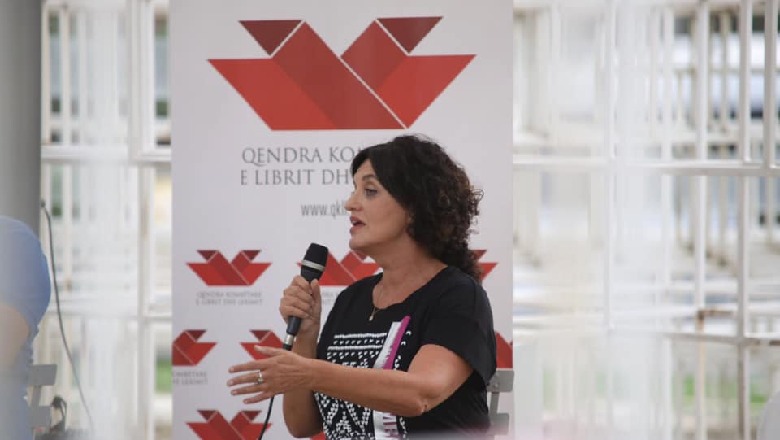 Festivali i Letërsisë çel siparin. Petro, Dushi dhe Çollaku rrëfejnë poezinë bashkëkohore shqipe (VIDEO)