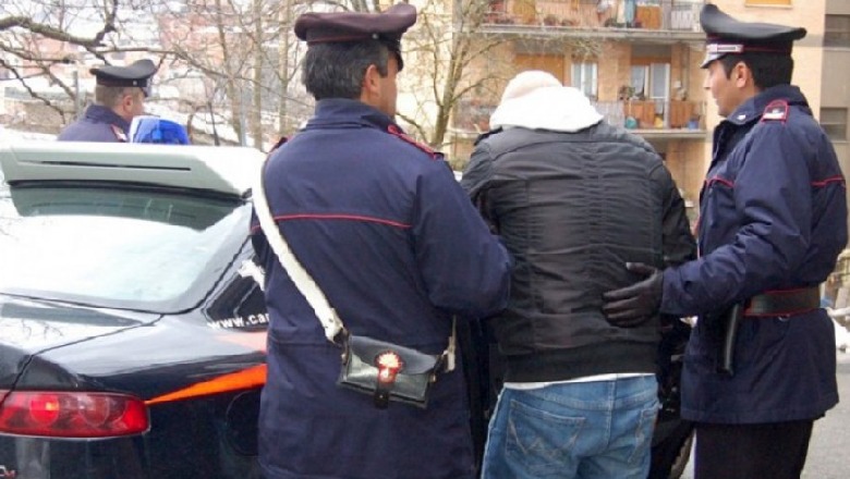 Gjysmë kilogram kokainë në shtëpi, 14 doza të fshehura në makinë, kapet shqiptari në Itali