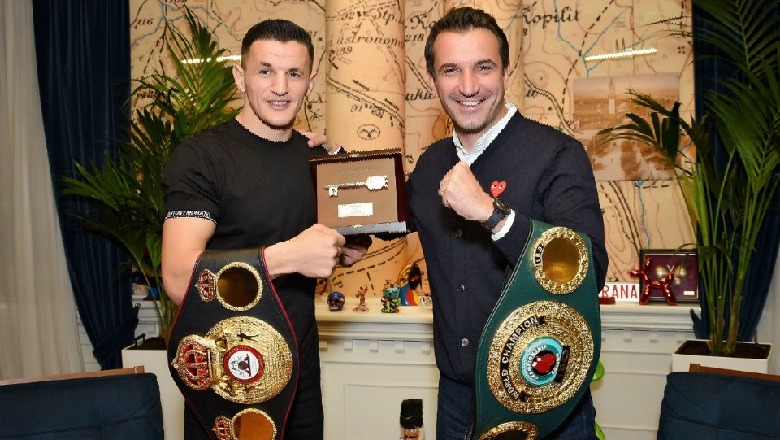 Kampioni i botës në boks, Robin Krasniqi, merr “Çelësin e Qytetit”, Veliaj: “Krenari e krejt shqiptarisë, histori që na frymëzon”