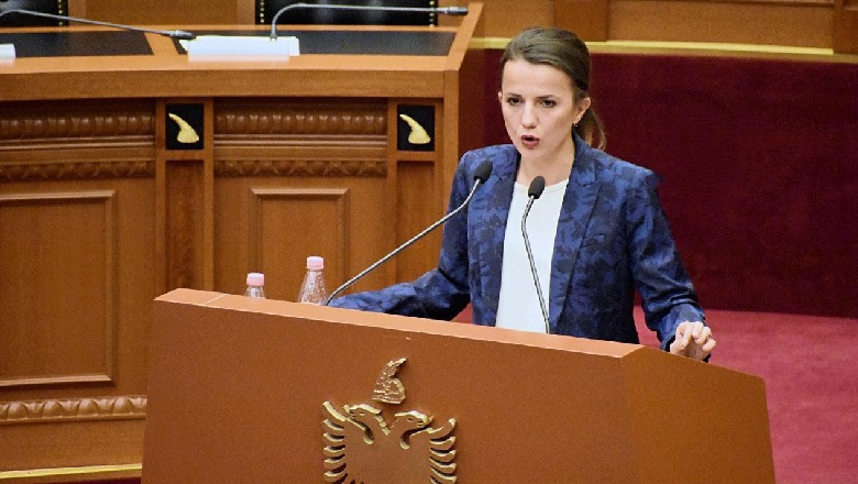 Deputetja Rudina Hajdari rezulton pozitive me COVID-19: Merreni seriozisht sëmundjen dhe masat mbrojtëse