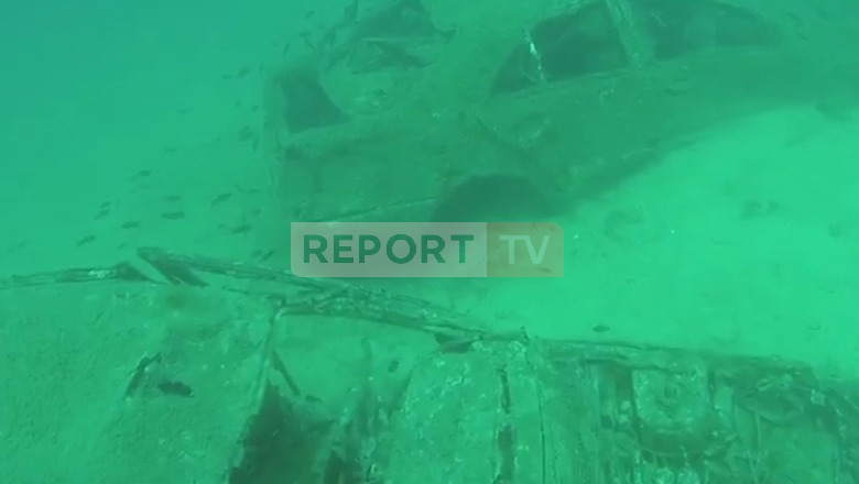 Sarandë, zhytësit zbulojnë dy makina në det  (VIDEO)