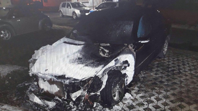 4 makina të djegura gjatë natës/ Pas Vlorës dhe Elbasanit, shkrumbohet mjeti në Krujë, i parkuar në oborrin e shtëpisë