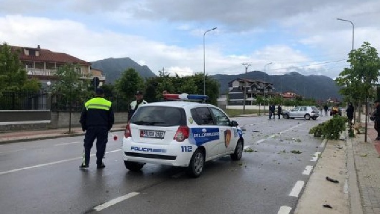 Durrës/ Aksident pranë urës së Sukthit, makina përplaset me automjetin e policisë