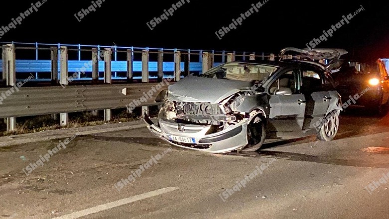 VIDEO dhe FOTO/ Tjetër aksident i rëndë, tre makina bëhen copë në autostradën Vlorë-Fier