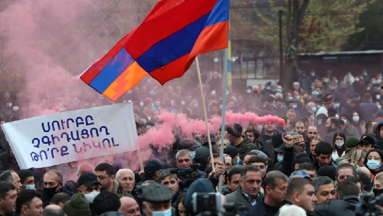 Protestuesit në Armeni kërkojnë dorëheqjen e kryeministrit Pashinian