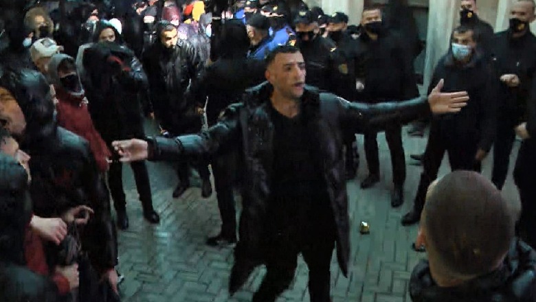 Nuk ndalet Stresi, 'kërcënon' Drejtorin e Policisë, Veliu:  Ik vetë më mirë se do të vijmë deri në Vlorë