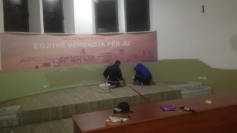 U dëmtua nga protestat në Shkodër, selia e PS-së riparohet brenda natës! Beqaj: U kërkoj ndjesë qytetarëve shkodranë