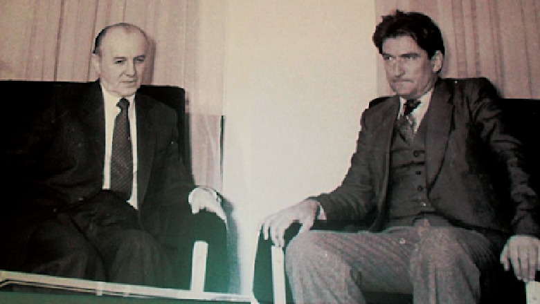 Mbledhja sekrete e Byrosë Politike, si Berisha raportonte tek Ramiz Aliaj  për shkrimet në gazetat e partisë në '90, sot e paraqet veten si disident -  Shqiptarja.com