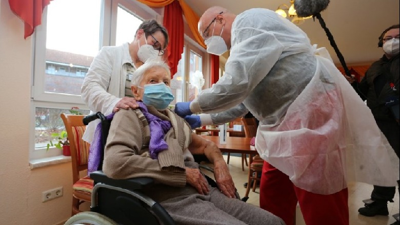 COVID-19 në Gjermani, vaksinohet një 101-vjeçare në shtëpinë e të moshuarve